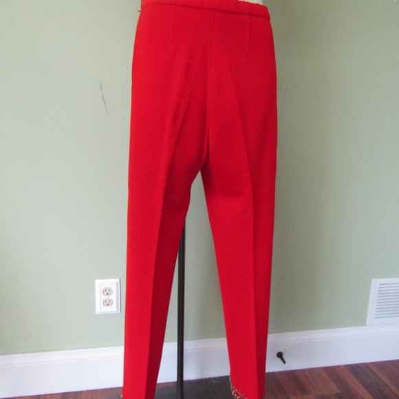VINTAGE 1970'S RED KNIT 2 PC. SUIT W/ SEQUINS & BEADWORK / 38" BUST MEASURE - Picture 15 of 16